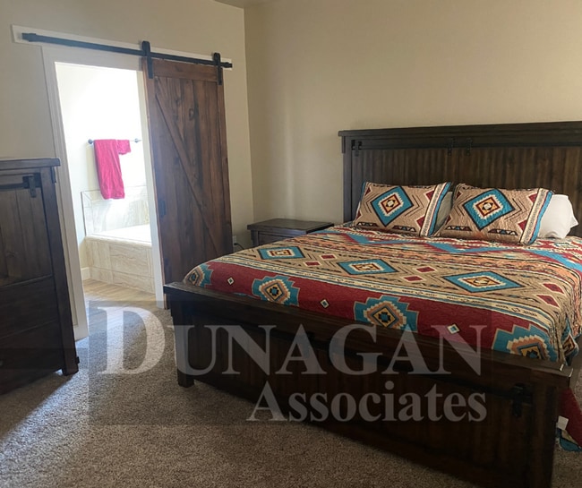 Building Photo - 3 Bedroom, 2 Bath - Partially Furnished!!!