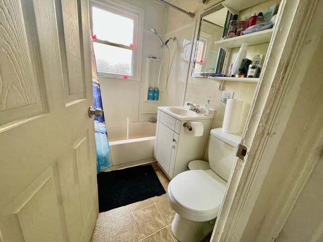 Building Photo - 2 bed 1 Bath- Aliquippa PA