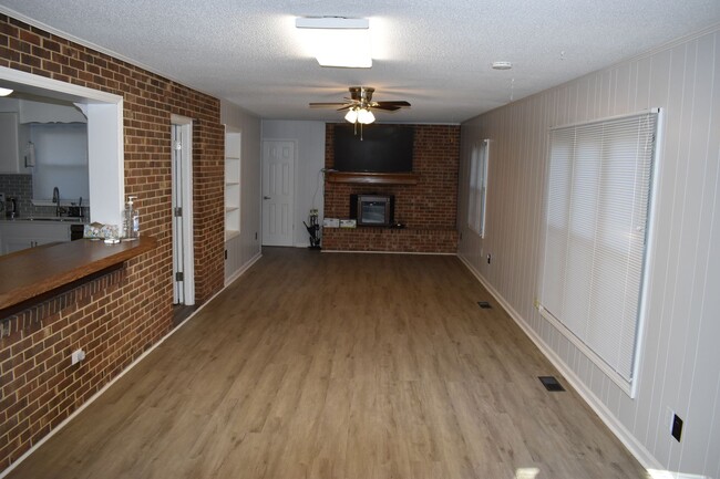 Building Photo - Beautiful Ranch Home