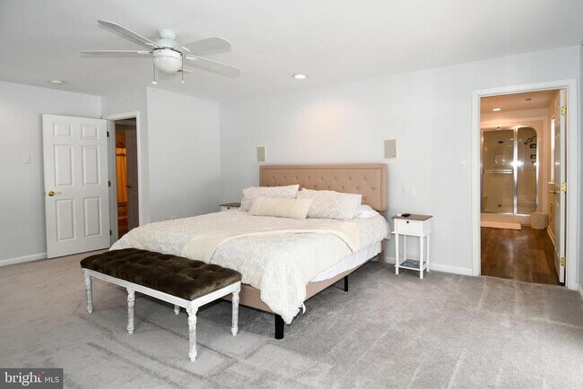 Building Photo - 10049 Meleen Dr