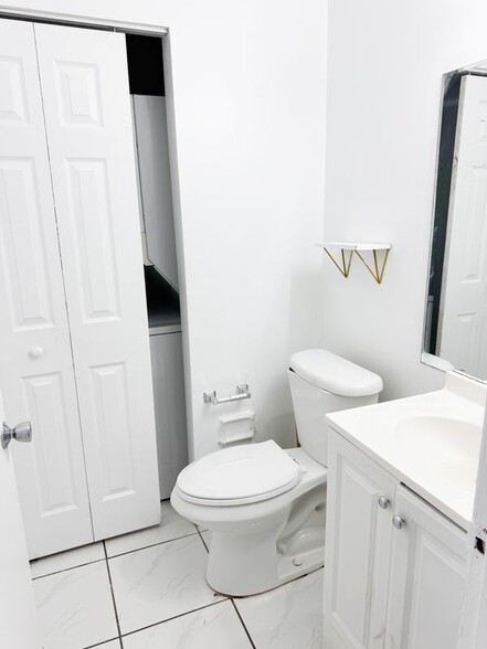 Building Photo - 2214 NW 58th Ave
