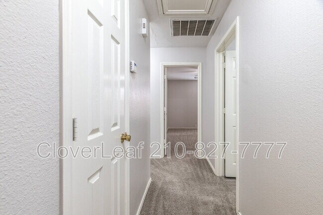 Building Photo - 3011 Pedernales Dr