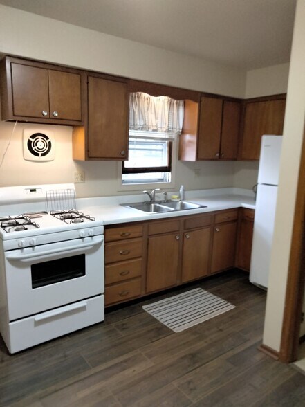 Kitchen - 7 Garfield Ave