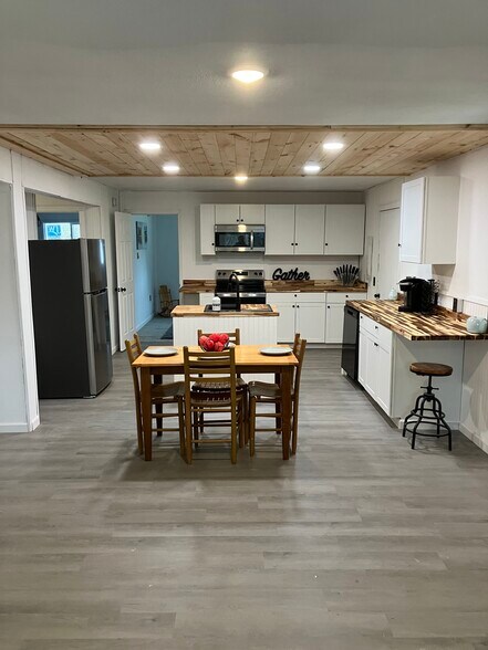 Kitchen - 6910 County Road 37