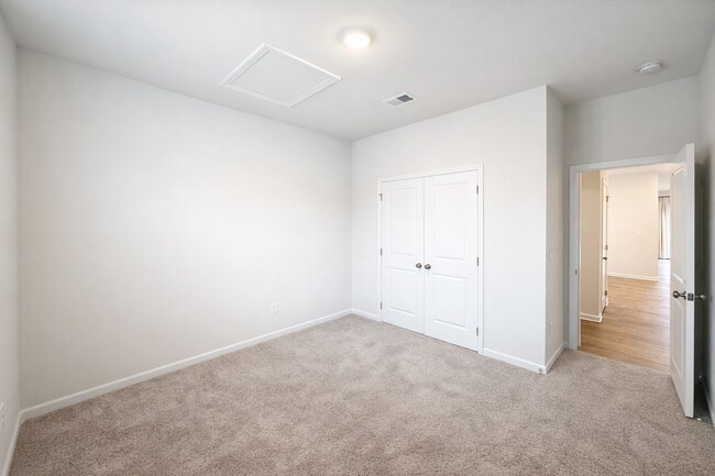 Building Photo - Spacious 5 Bedroom Dawsonville Home with Rare Basement Just Minutes from GA 400 and the Outlets