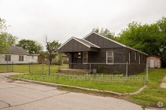 Building Photo - 526 S 39th W Ave