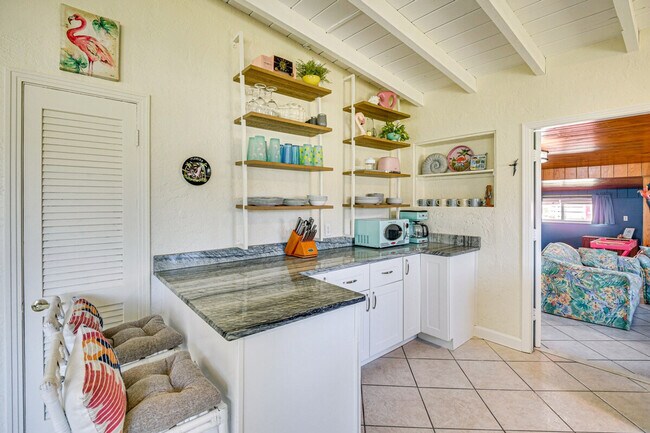 Building Photo - 103 Essex Dr