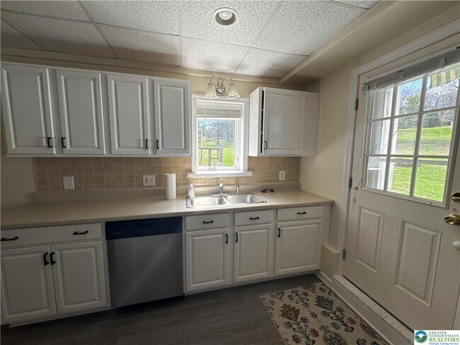 Building Photo - 3676 Lower Saucon Rd
