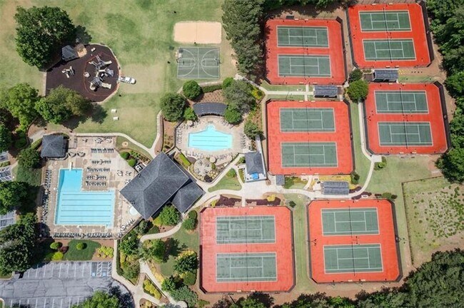 Building Photo - 718 Players Ct