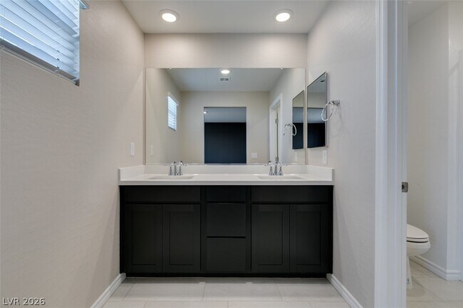 Building Photo - 6184 Rathbone St