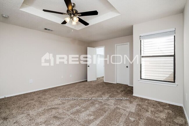 Building Photo - "Welcome Home! Get 1 month FREE RENT when ...