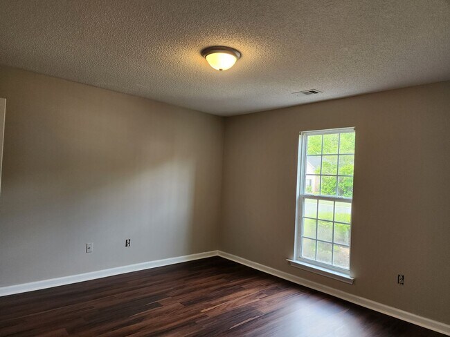 Building Photo - Richmond Place Subdivision