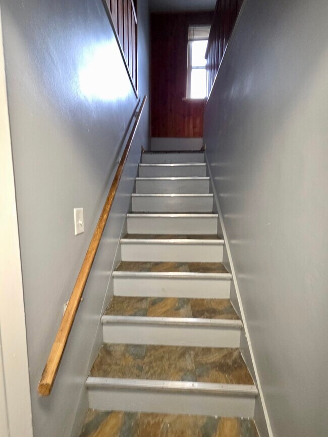 Building Photo - 20282 Westphalia St