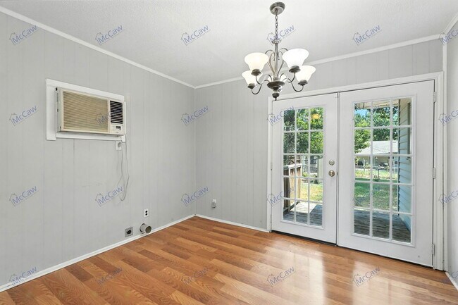 Building Photo - 1520 Hilltop Dr