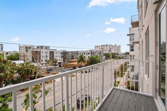 Building Photo - 600 3rd Ave S