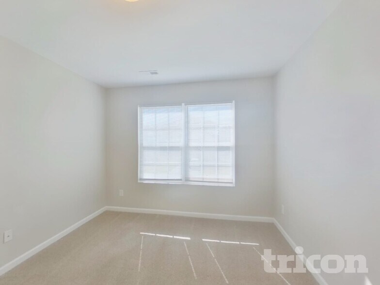 Building Photo - 520 Gentle Breeze Ln