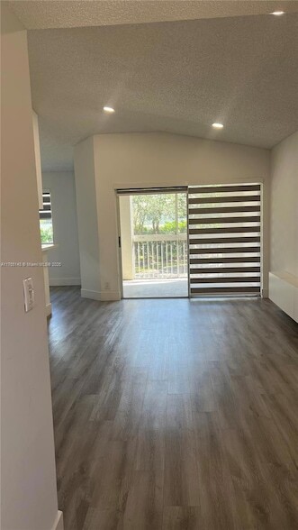 Building Photo - 9811 Westview Dr
