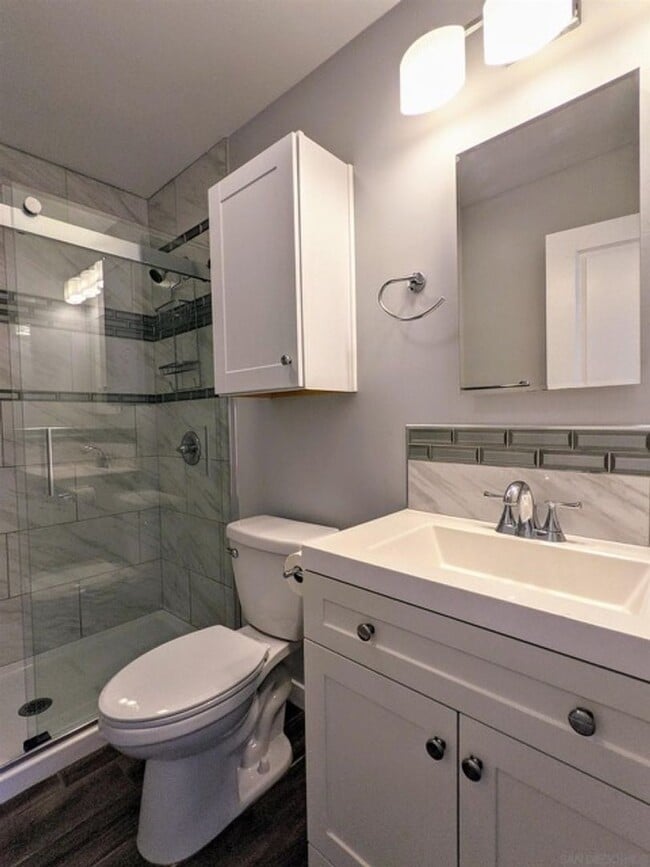 Building Photo - 10977 Bali Ln