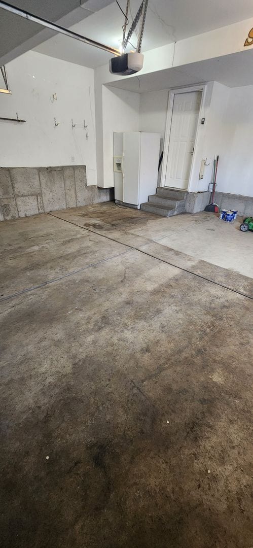 Building Photo - 4 Bedroom Salt Lake Home!