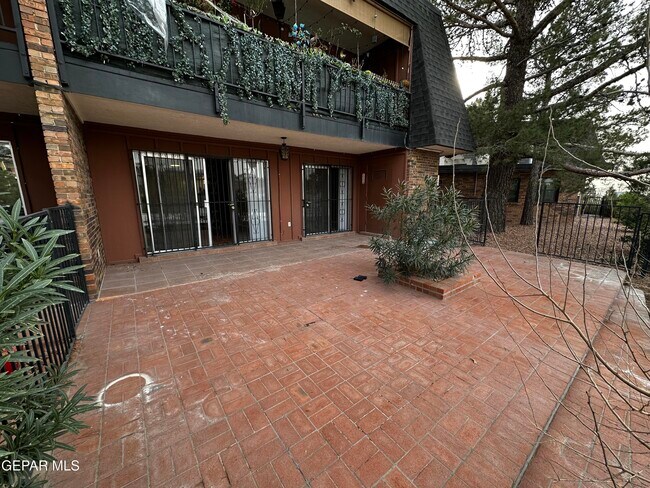 Building Photo - 4800 N Stanton St