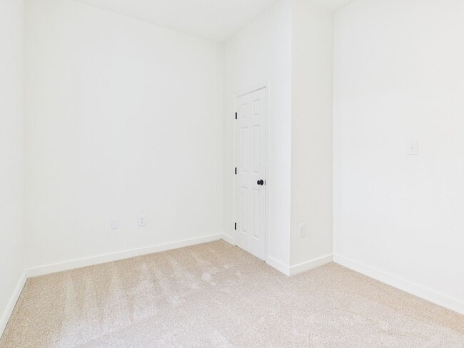 Building Photo - 204 Wellford St