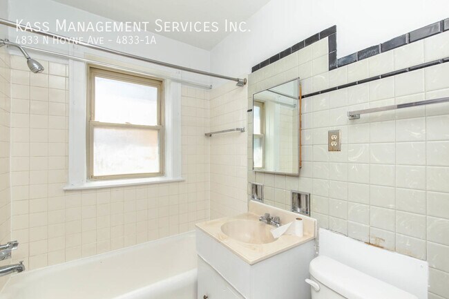 Building Photo - 4833 N Hoyne Ave