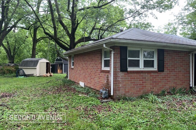 Building Photo - 25 Belle Dr