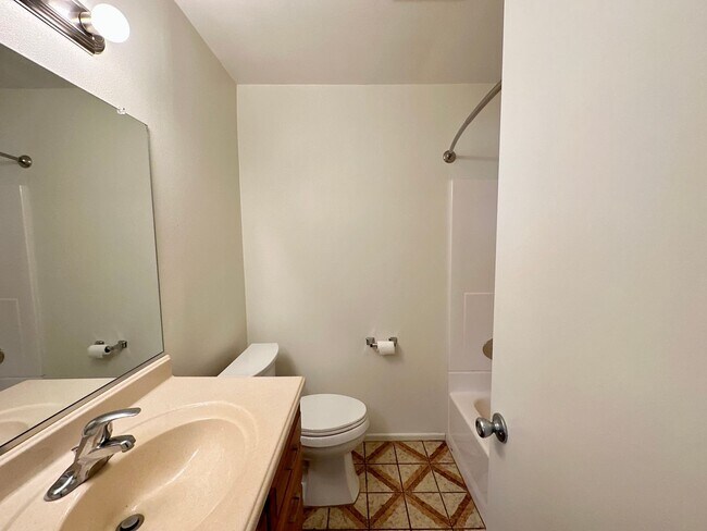 Building Photo - Oxnard Dunes | 2 Bedroom + 2 Bath Duplex -...