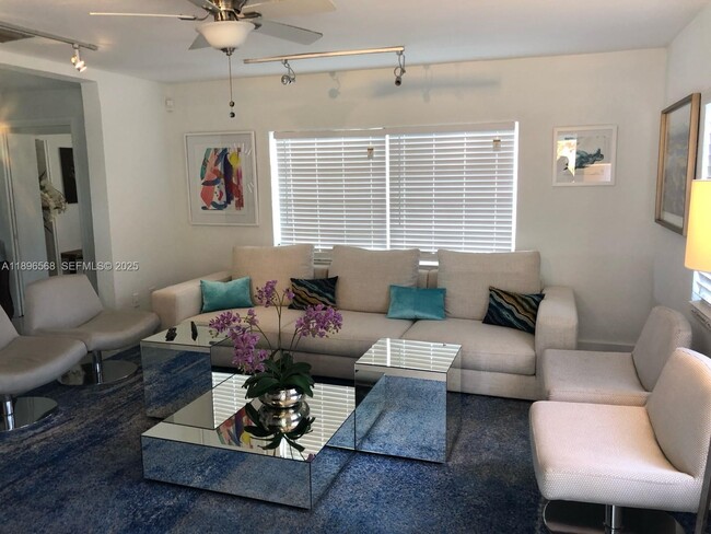 Building Photo - 1918 Liberty St