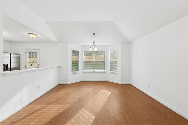 Building Photo - 7209 Oak Meadow Dr