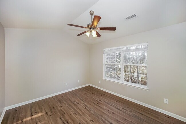 Building Photo - 125 Camforth Dr