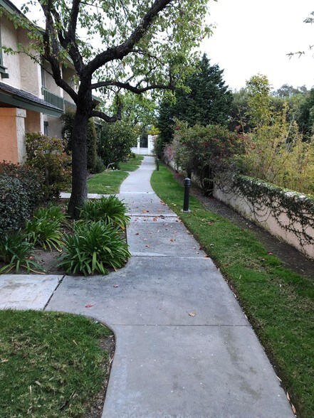 Front Walk - 2763 Caminito San Marino