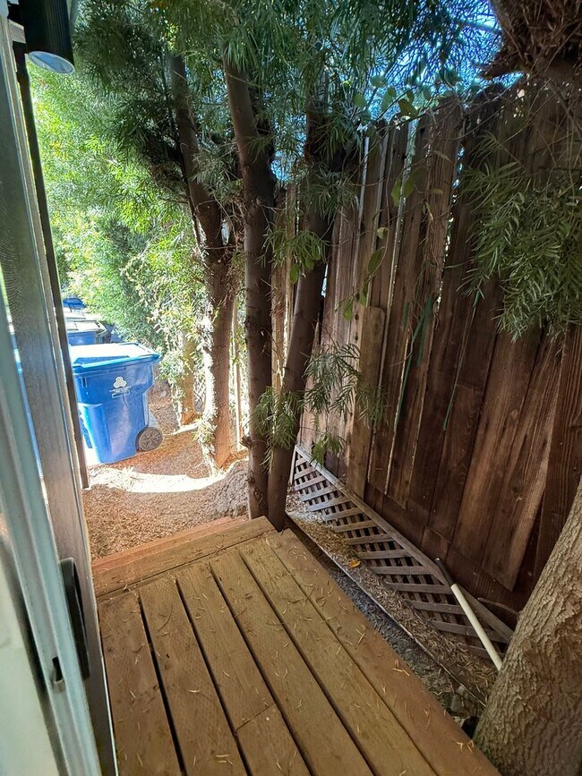 Building Photo - 7309 Yarmouth Ave