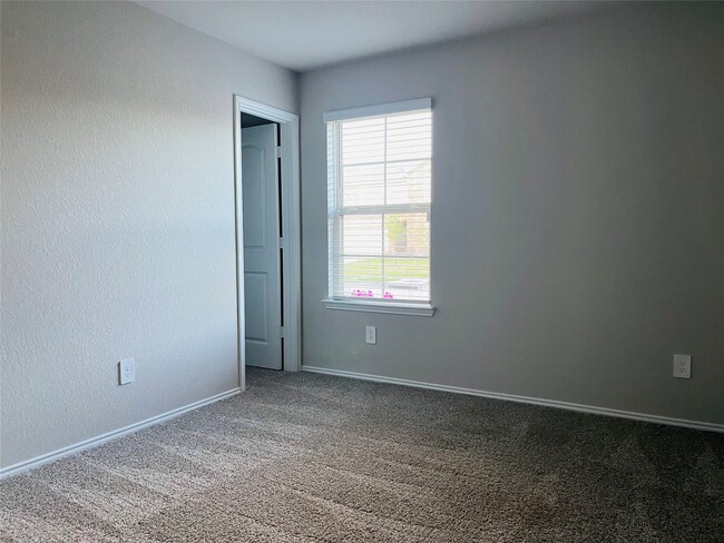 Building Photo - 21328 Pne Ml Dr