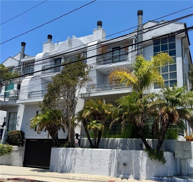 Building Photo - 715 3rd St