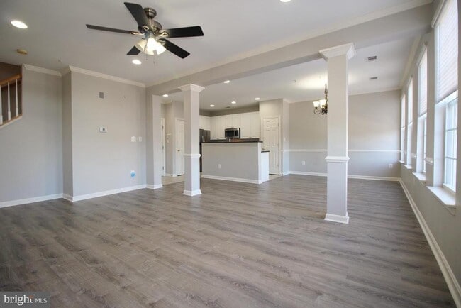 Building Photo - 2651 Park Tower Dr