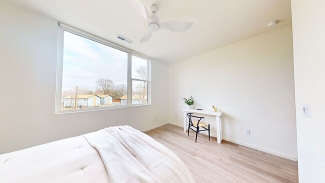 Primary Photo - Professional Coliving - Private Room & Wal...