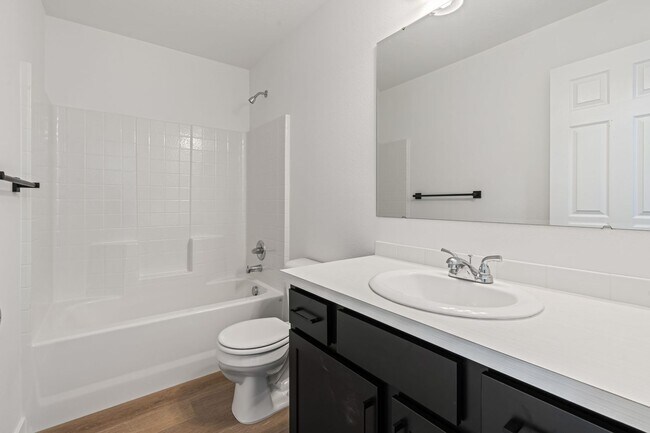 Building Photo - Beautiful Newer Built Home in a Prime Cald...