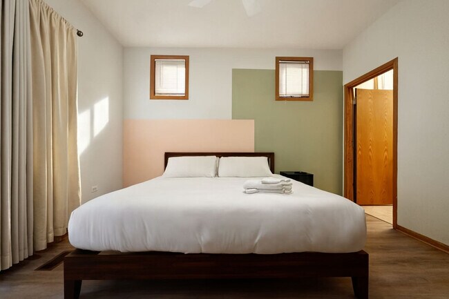 Building Photo - 2032 W Pierce Ave