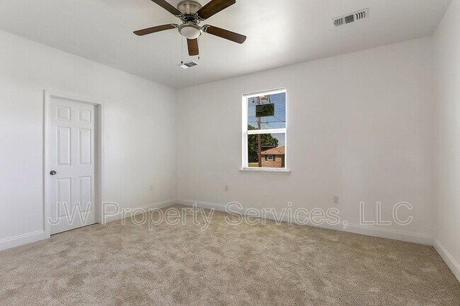 Building Photo - 1149 Scotsdale Dr