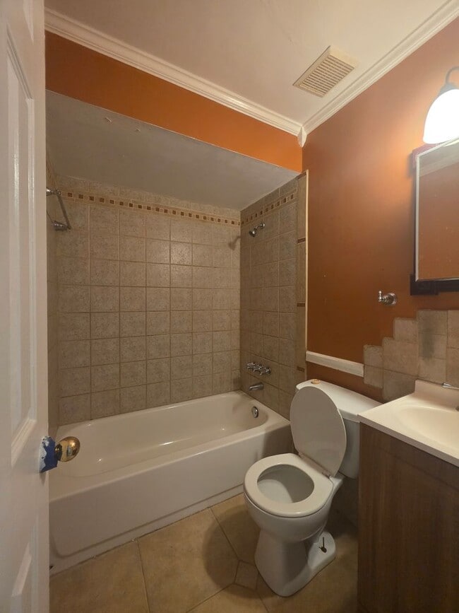 Building Photo - 3 bedroom 2 Bath Single Family Home