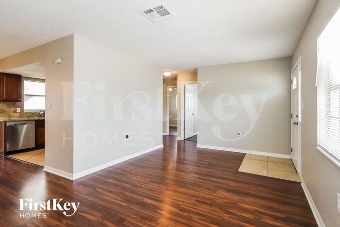 Building Photo - 8241 Hixton Dr
