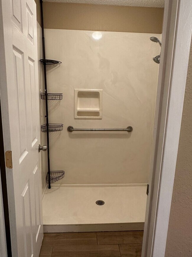 Building Photo - 2 Bedroom MISD House with Garage