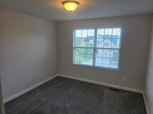 Building Photo - 3296 Wind Dr