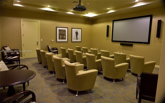 Building Photo - 347 N New River Dr E