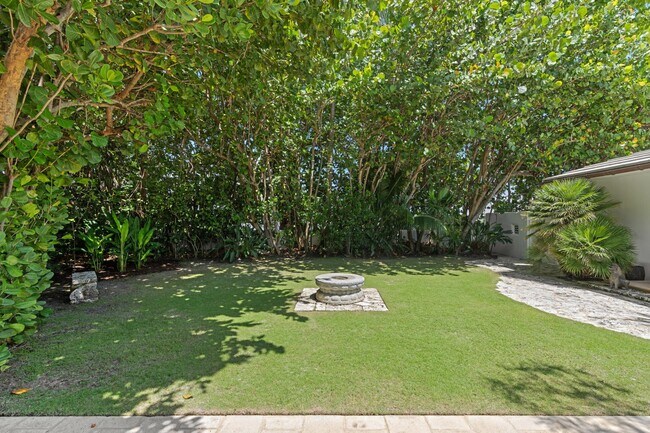 Building Photo - 7500 S Flagler Dr