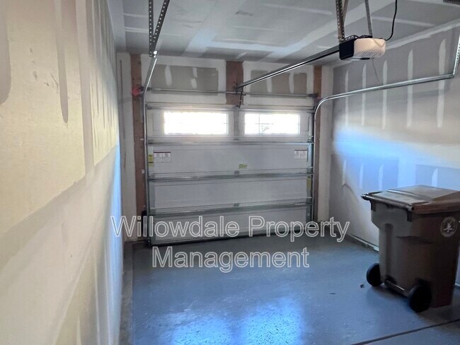 Building Photo - 125 Woodford Reserve Ct