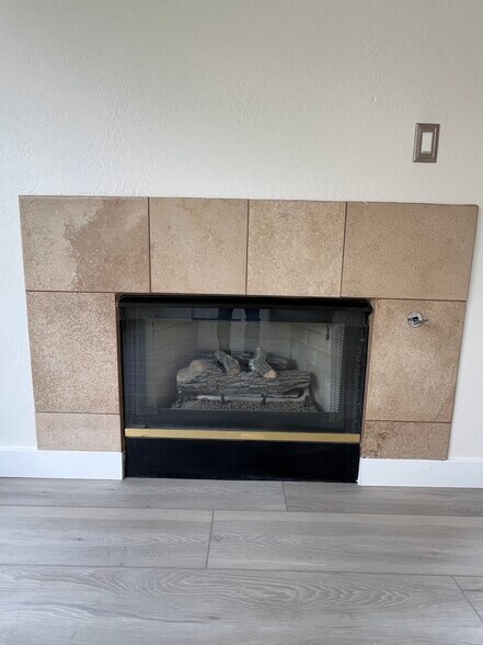 Building Photo - 9070 E Gary Rd