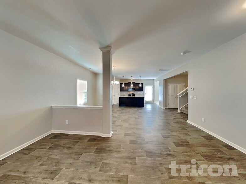 Building Photo - 635 Spencer Ln