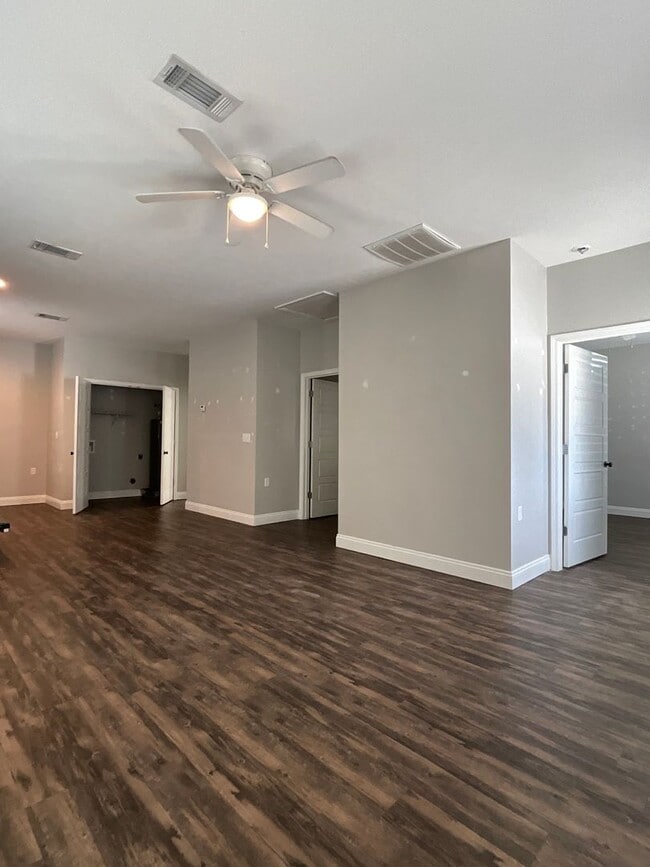 Building Photo - 102 Lacey Eden Ln